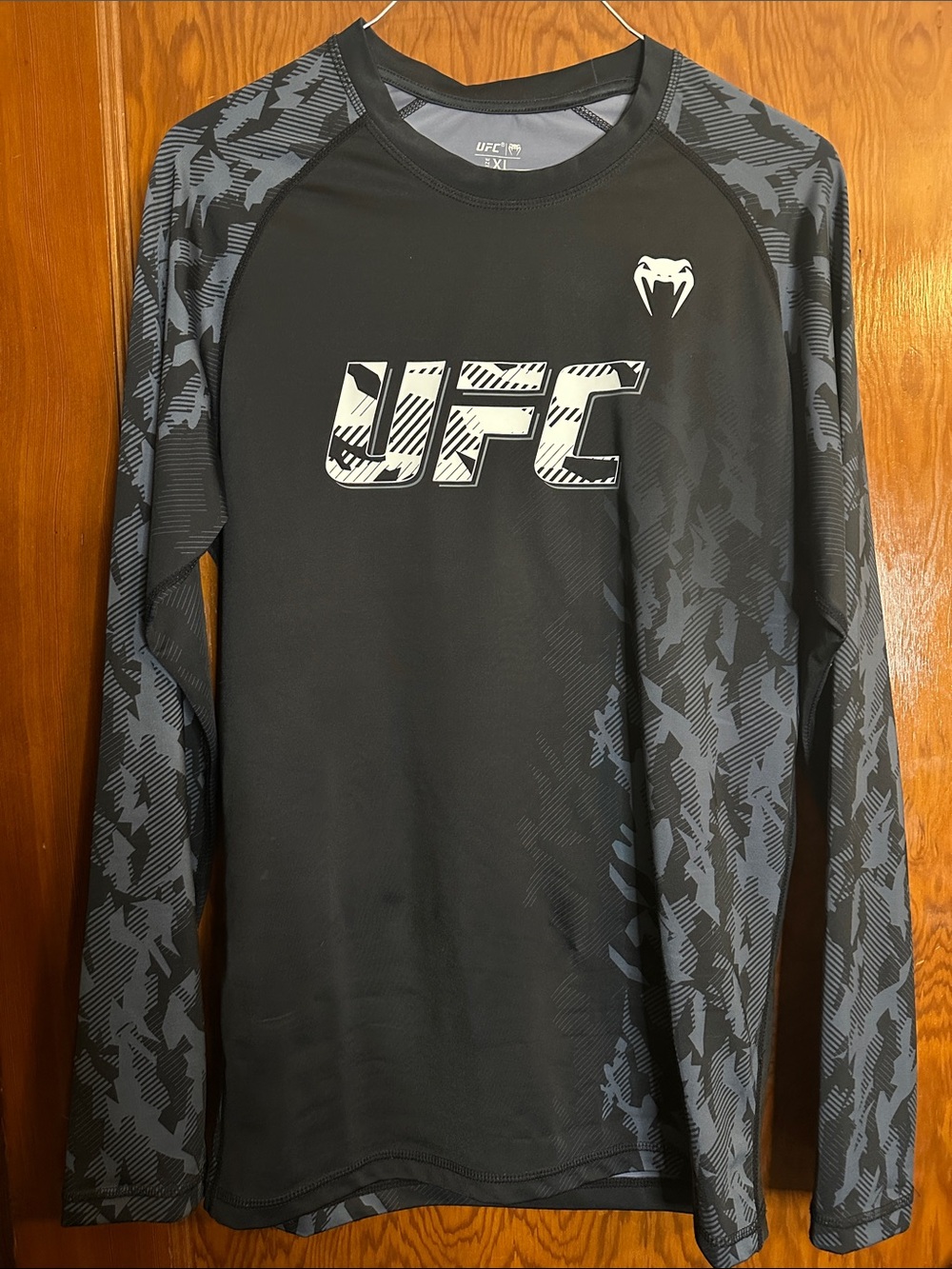 VENUM UFC FIGHT WEEK MMA BJJ RASHGUARD Black and Gray Long-Sleeve Training Shirt